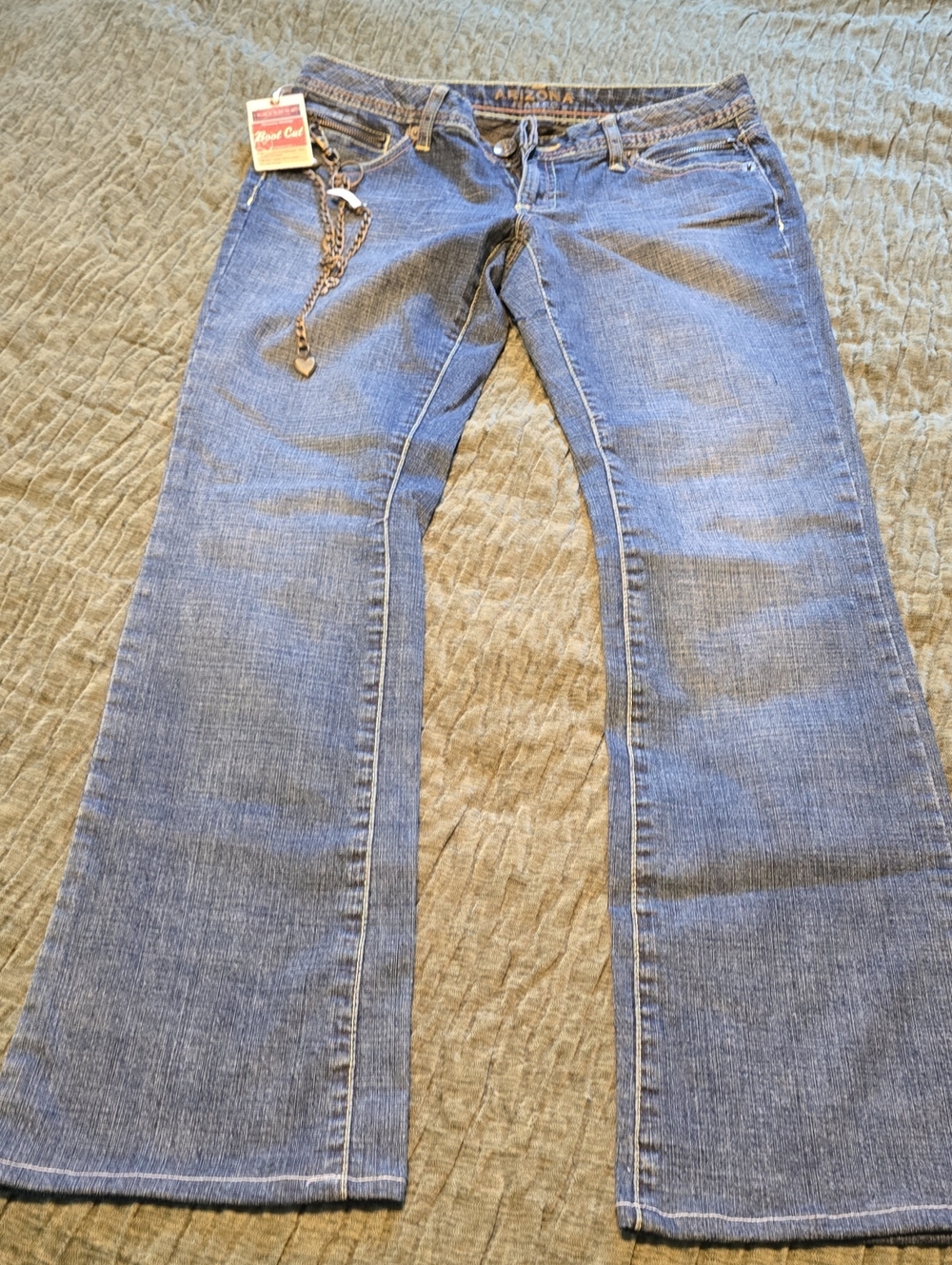 Brand New Arizona Jeans Women’s Blue Flared With Chain